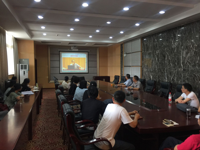 学习共产党宣言.jpg